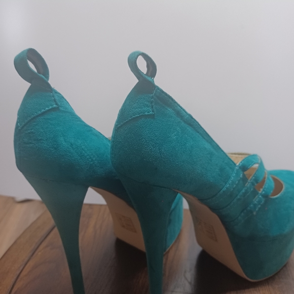 Shoedazzle Heels - Picture 5 of 6